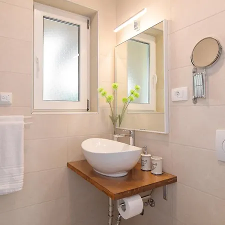 Apartman Mares 2 Krk Town