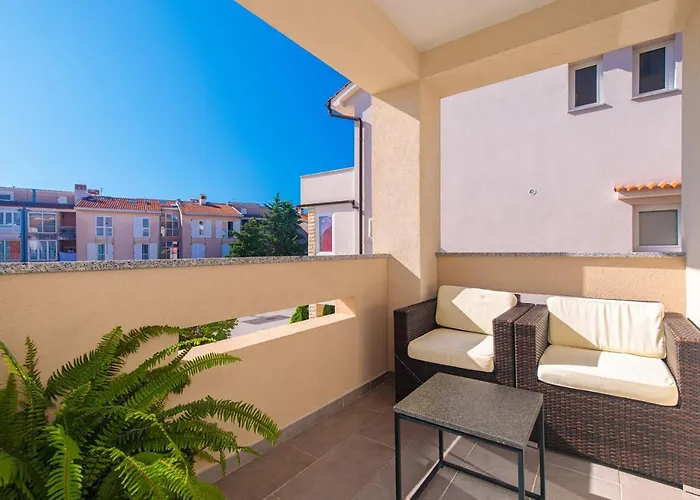 Mares 2 Daire Krk Town