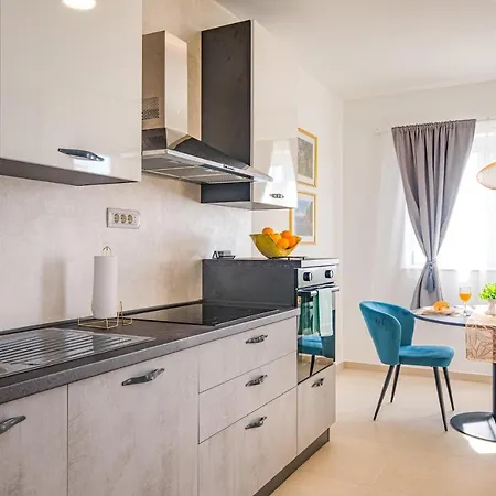 Mares 2 Apartman Krk Town