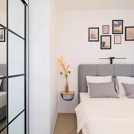 Apartman Mares 2 *