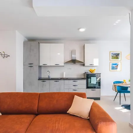 Apartman Mares 2 *